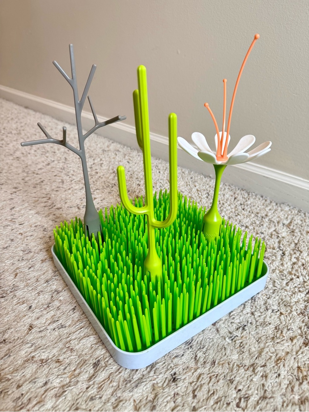 Boon Grass Bottle Drying Rack with Flower & Cactus Stands